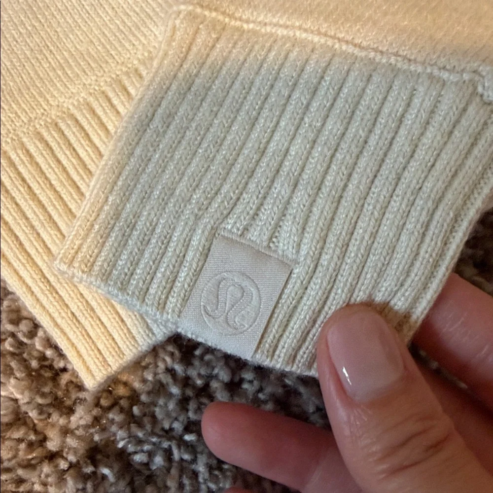 Lululemon Gloves